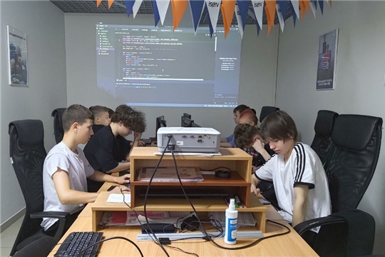 Завершился первый летний IT-интенсив для школьников